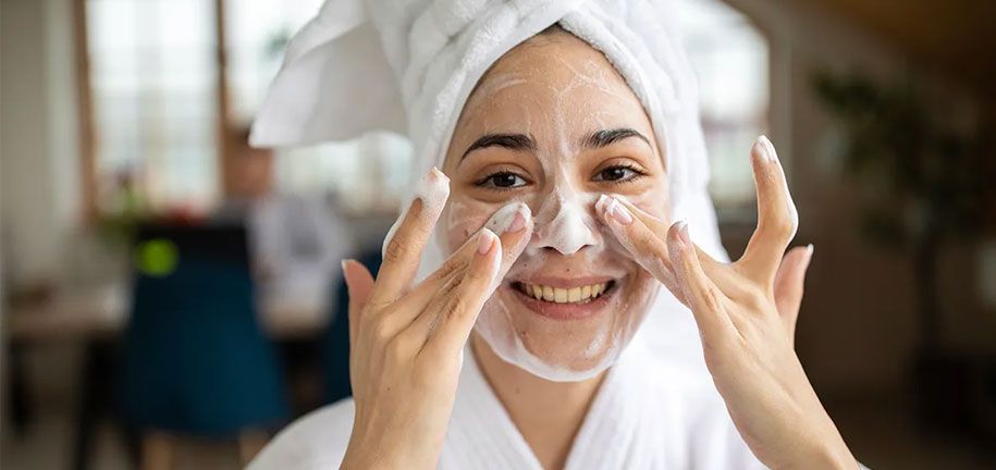 Пять причин умываться вечером